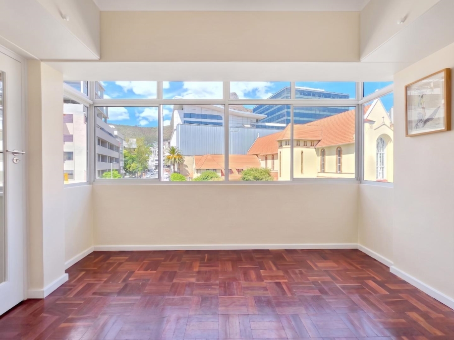 To Let 1 Bedroom Property for Rent in Sea Point Western Cape